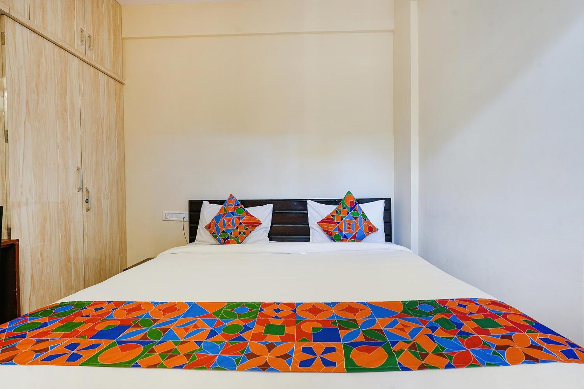 Fabhotel Crystal Suites Bangalore Exteriör bild