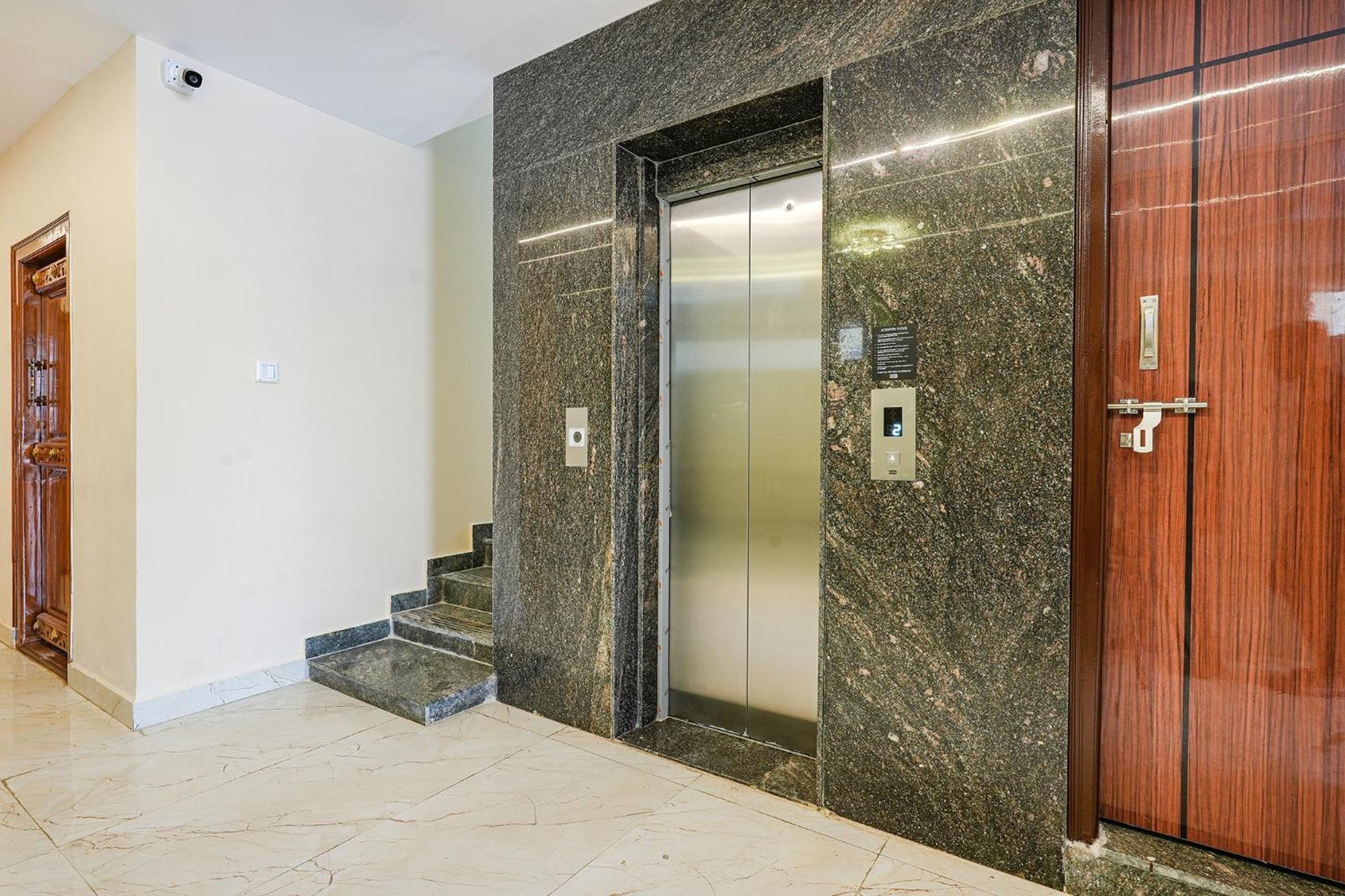 Fabhotel Crystal Suites Bangalore Exteriör bild